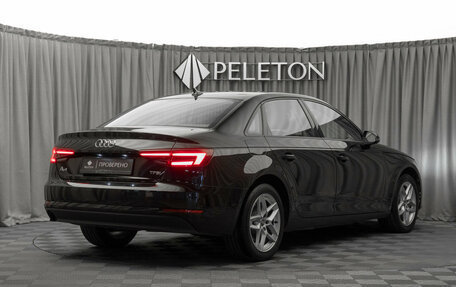 Audi A4, 2018 год, 1 980 000 рублей, 5 фотография