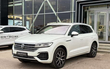 Volkswagen Touareg III, 2020 год, 3 900 000 рублей, 2 фотография