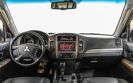 Mitsubishi Pajero IV, 2011 год, 2 390 000 рублей, 13 фотография