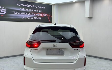 Honda Fit, 2022 год, 1 400 000 рублей, 5 фотография
