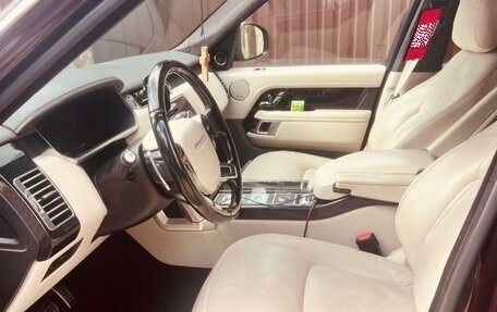 Land Rover Range Rover IV рестайлинг, 2018 год, 4 900 000 рублей, 8 фотография