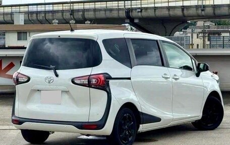 Toyota Sienta II, 2022 год, 1 490 000 рублей, 5 фотография
