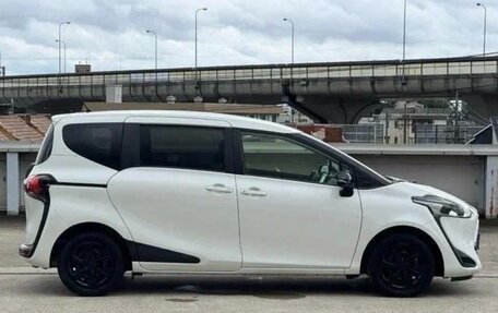 Toyota Sienta II, 2022 год, 1 490 000 рублей, 4 фотография