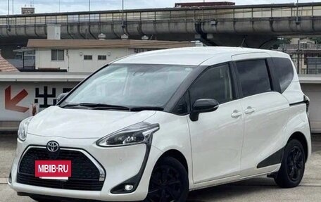 Toyota Sienta II, 2022 год, 1 490 000 рублей, 2 фотография