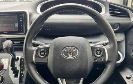 Toyota Sienta II, 2022 год, 1 490 000 рублей, 12 фотография