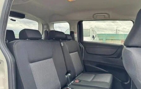 Toyota Sienta II, 2022 год, 1 490 000 рублей, 13 фотография