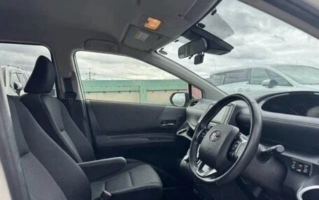 Toyota Sienta II, 2022 год, 1 490 000 рублей, 10 фотография