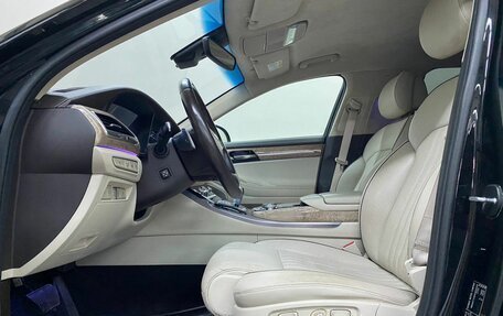 Genesis G90 I рестайлинг, 2017 год, 1 850 000 рублей, 18 фотография