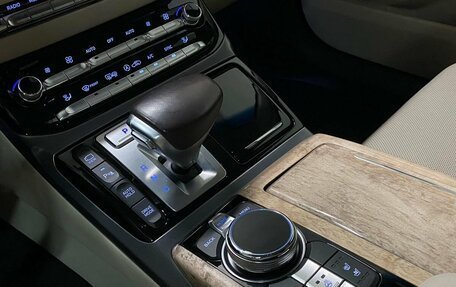 Genesis G90 I рестайлинг, 2017 год, 1 850 000 рублей, 15 фотография