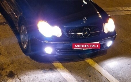 Mercedes-Benz C-Класс, 2005 год, 700 000 рублей, 3 фотография