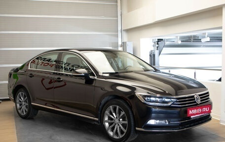 Volkswagen Passat B8 рестайлинг, 2018 год, 2 440 000 рублей, 3 фотография