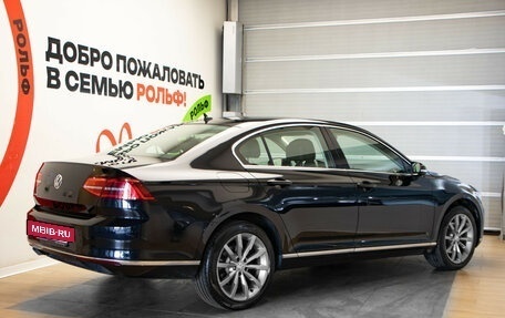Volkswagen Passat B8 рестайлинг, 2018 год, 2 440 000 рублей, 4 фотография