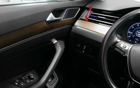Volkswagen Passat B8 рестайлинг, 2018 год, 2 440 000 рублей, 13 фотография