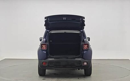 Jeep Renegade I рестайлинг, 2018 год, 1 090 000 рублей, 6 фотография