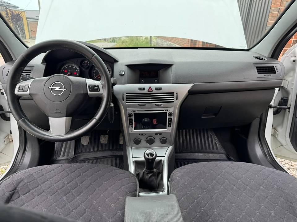 Opel Astra H рестайлинг, 2011 год, 450 000 рублей, 11 фотография