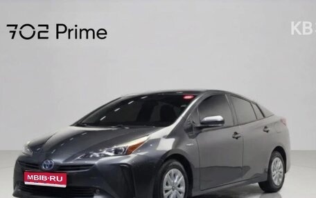 Toyota Prius IV XW50, 2022 год, 1 742 000 рублей, 1 фотография