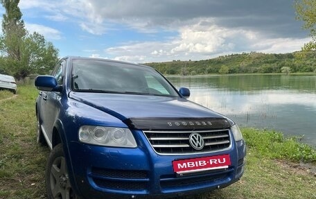 Volkswagen Touareg III, 2004 год, 830 000 рублей, 1 фотография