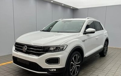 Volkswagen T-Roc I, 2022 год, 1 690 000 рублей, 1 фотография