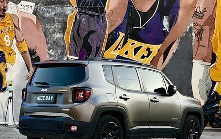 Jeep Renegade I рестайлинг, 2018 год, 1 132 000 рублей, 4 фотография