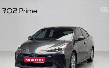 Toyota Prius IV XW50, 2022 год, 1 742 000 рублей, 2 фотография