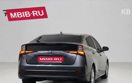 Toyota Prius IV XW50, 2022 год, 1 742 000 рублей, 3 фотография