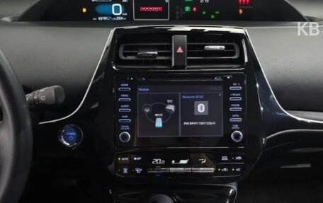 Toyota Prius IV XW50, 2022 год, 1 742 000 рублей, 7 фотография