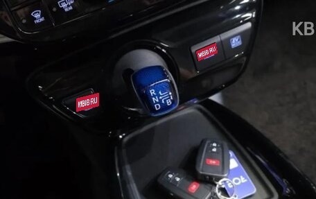 Toyota Prius IV XW50, 2022 год, 1 742 000 рублей, 6 фотография