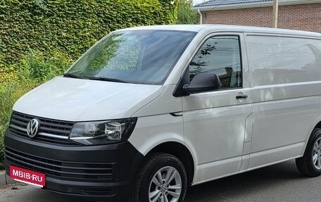 Volkswagen Transporter T6 рестайлинг, 2016 год, 1 770 000 рублей, 1 фотография