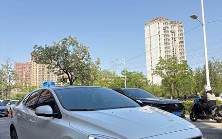 Volvo V40 II рестайлинг, 2019 год, 1 070 000 рублей, 3 фотография