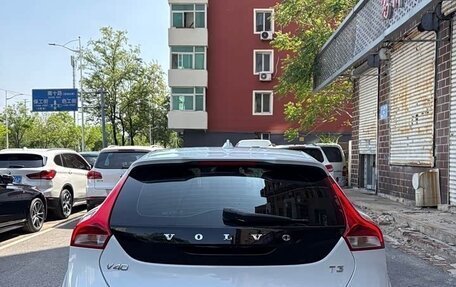 Volvo V40 II рестайлинг, 2019 год, 1 070 000 рублей, 7 фотография