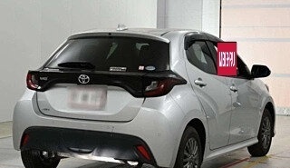 Toyota Yaris, 2022 год, 1 088 000 рублей, 2 фотография