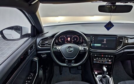 Volkswagen T-Roc I, 2023 год, 2 446 690 рублей, 9 фотография