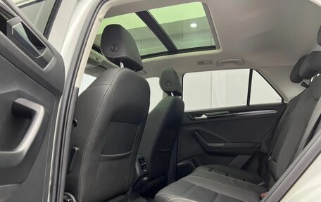 Volkswagen T-Roc I, 2022 год, 1 690 000 рублей, 16 фотография