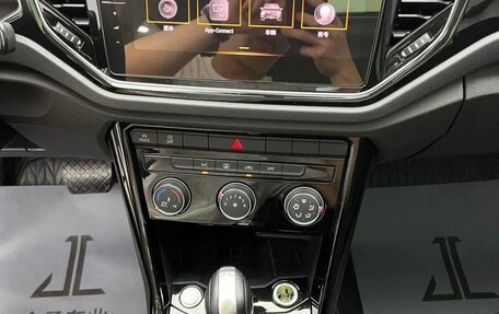 Volkswagen T-Roc I, 2022 год, 1 690 000 рублей, 10 фотография