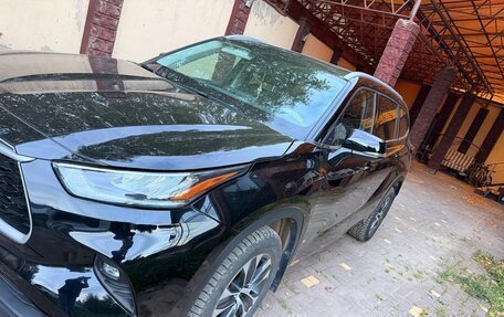 Toyota Highlander, 2022 год, 5 800 000 рублей, 2 фотография