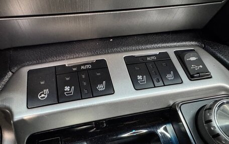 Toyota Land Cruiser 200, 2016 год, 4 490 000 рублей, 23 фотография
