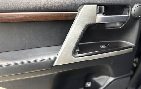 Toyota Land Cruiser 200, 2016 год, 4 490 000 рублей, 27 фотография