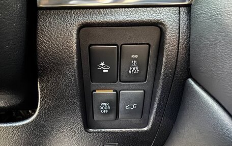 Toyota Land Cruiser 200, 2016 год, 4 490 000 рублей, 26 фотография