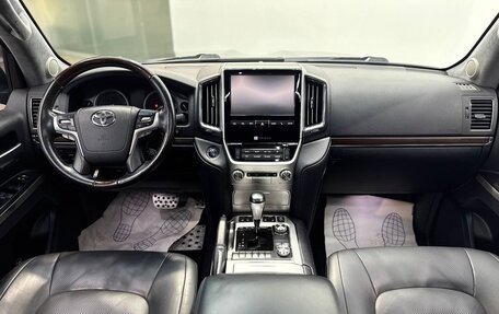 Toyota Land Cruiser 200, 2016 год, 4 490 000 рублей, 30 фотография