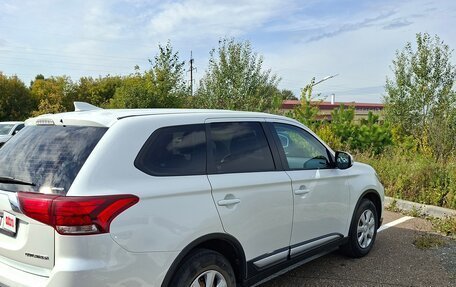 Mitsubishi Outlander III рестайлинг 3, 2017 год, 1 560 000 рублей, 5 фотография