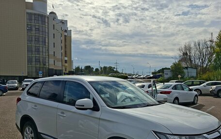 Mitsubishi Outlander III рестайлинг 3, 2017 год, 1 560 000 рублей, 8 фотография