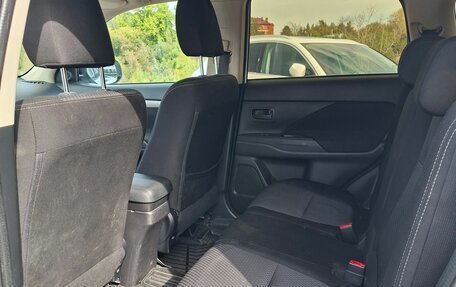 Mitsubishi Outlander III рестайлинг 3, 2017 год, 1 560 000 рублей, 4 фотография