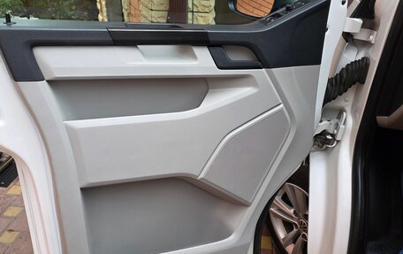 Volkswagen Transporter T6 рестайлинг, 2016 год, 1 770 000 рублей, 15 фотография