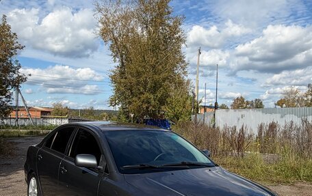 Toyota Avensis III рестайлинг, 2006 год, 715 000 рублей, 3 фотография