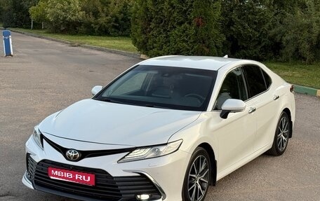 Toyota Camry, 2021 год, 2 990 000 рублей, 1 фотография