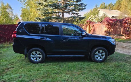 Toyota Land Cruiser Prado 150 рестайлинг 2, 2021 год, 5 650 000 рублей, 2 фотография