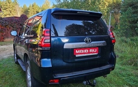 Toyota Land Cruiser Prado 150 рестайлинг 2, 2021 год, 5 650 000 рублей, 3 фотография