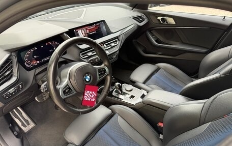 BMW 1 серия, 2022 год, 2 750 000 рублей, 9 фотография