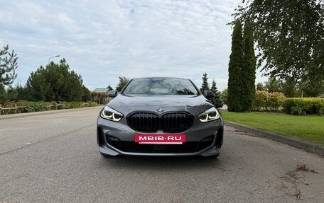 BMW 1 серия, 2022 год, 2 750 000 рублей, 7 фотография