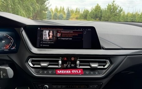BMW 1 серия, 2022 год, 2 750 000 рублей, 21 фотография